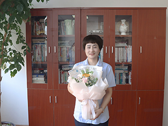 鮮花獻(xiàn)恩師，共筑大禹公益夢(mèng)【大禹電子】